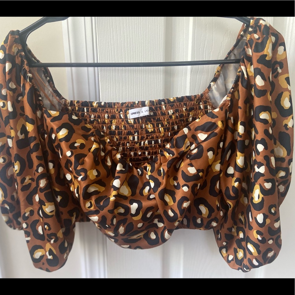 Off the shoulder, cheetah print top